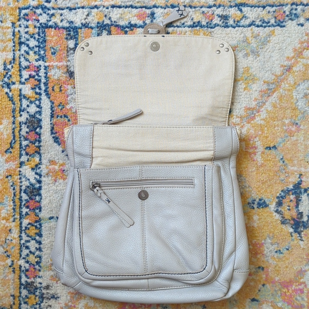 The Sak Ventura Classic Genuine Pebbled Leather Convertible Backpack Light Gray - Picture 5 of 16